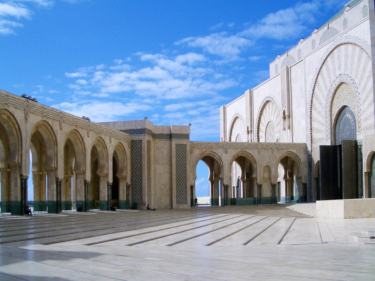 [Premium Deal]*Morocco:* Flights from Toronto to Casablanca for $757 (46.7% discount)