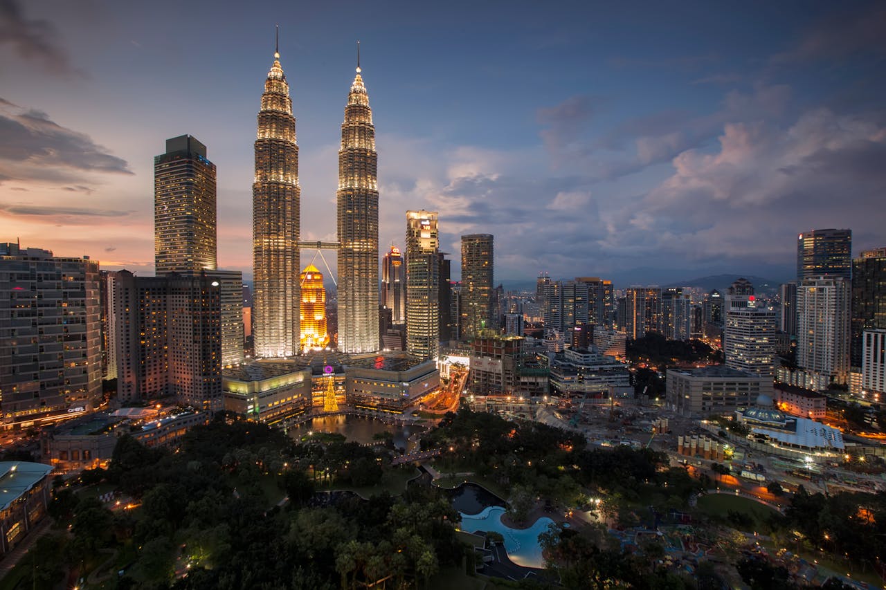 [Premium Deal]*Malaysia:* Flights from Toronto to Federal Territory of Kuala Lumpur for $1452 (46.5% discount)