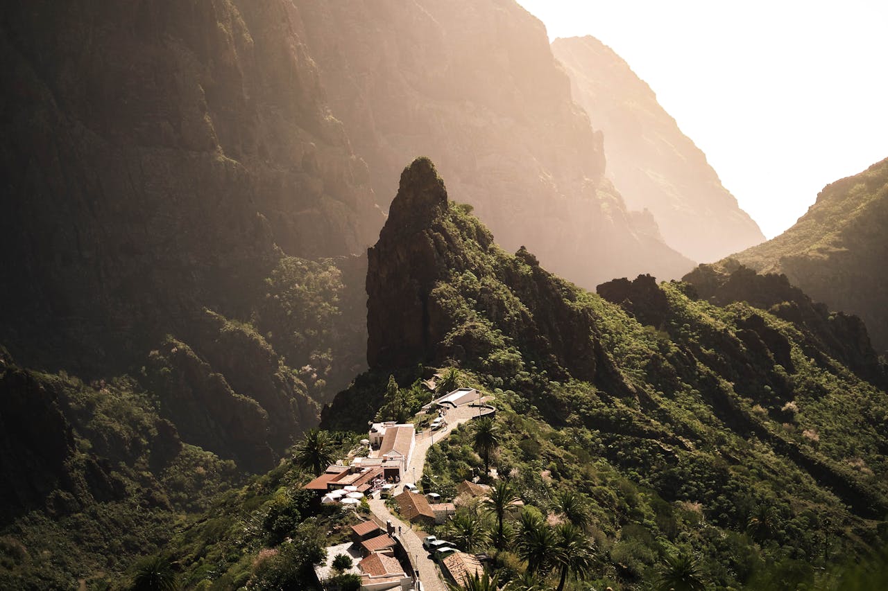 [Premium Deal]*Canary Islands:* Flights from Los Angeles to Tenerife for $590 (59.5% discount)