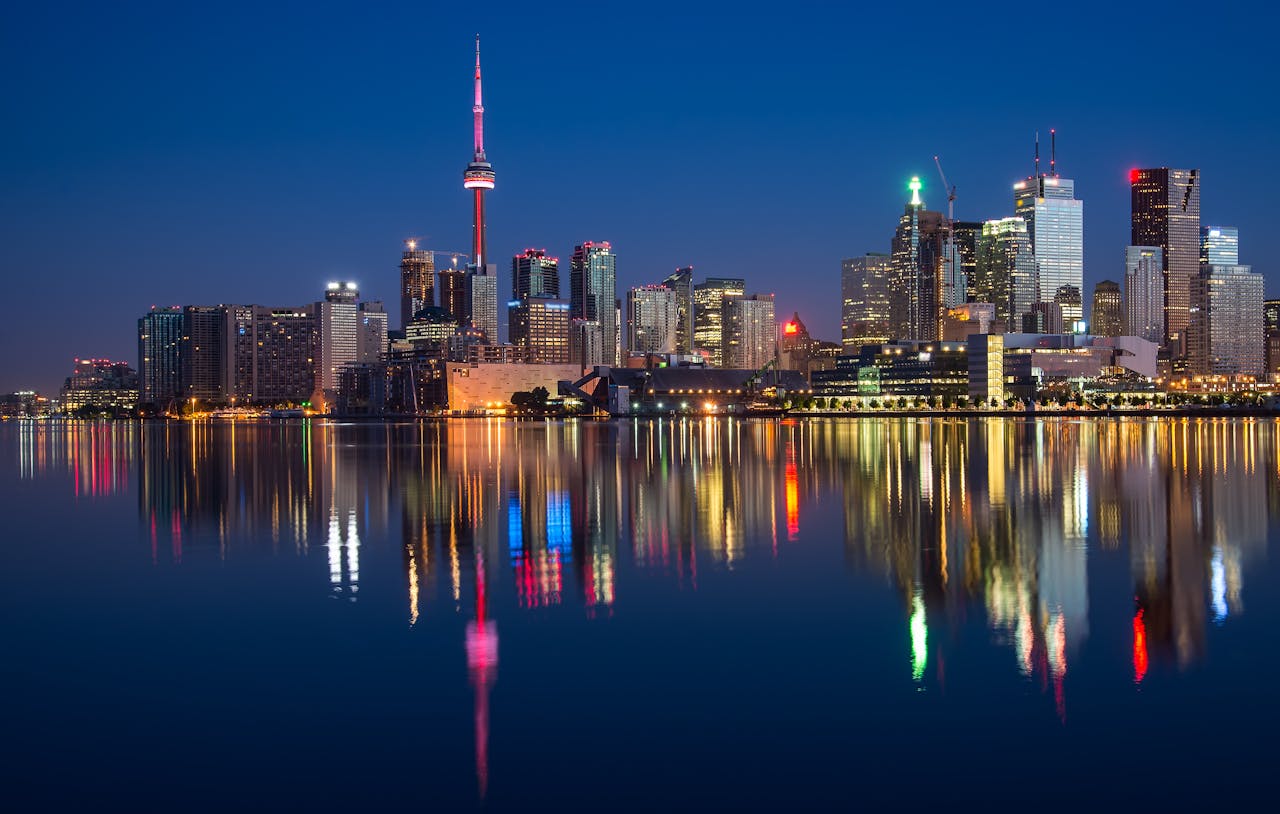 [Premium Deal]*Canada:* Flights from Vancouver to Toronto for $105 (69.7% discount)